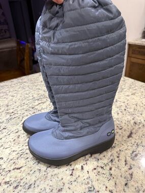 OOFOS Quilted Pewter Insulated Tall Winter Pull On Boots